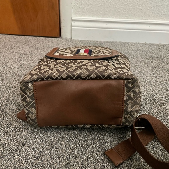 TOMMY HILFIGER BACKPACK - Picture 9 of 11